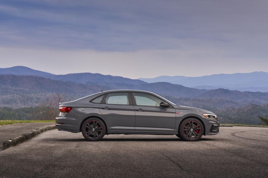  Volkswagen Jetta GLI 35th Anniversary 2019 года  (NA) (фото 25 из 44)
